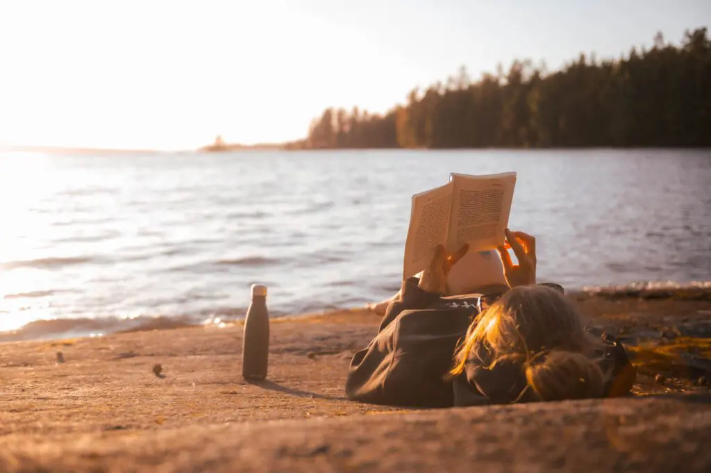 Lire sur la plage
