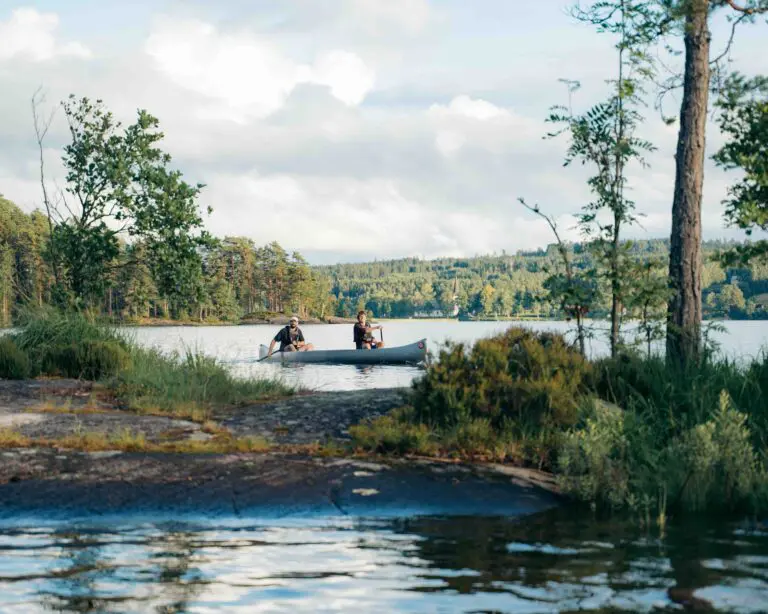 Deux amis faisant le Canoe Trip